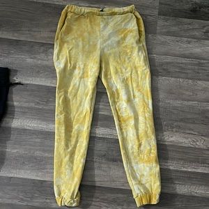 yellow tie die sweats. stretchy